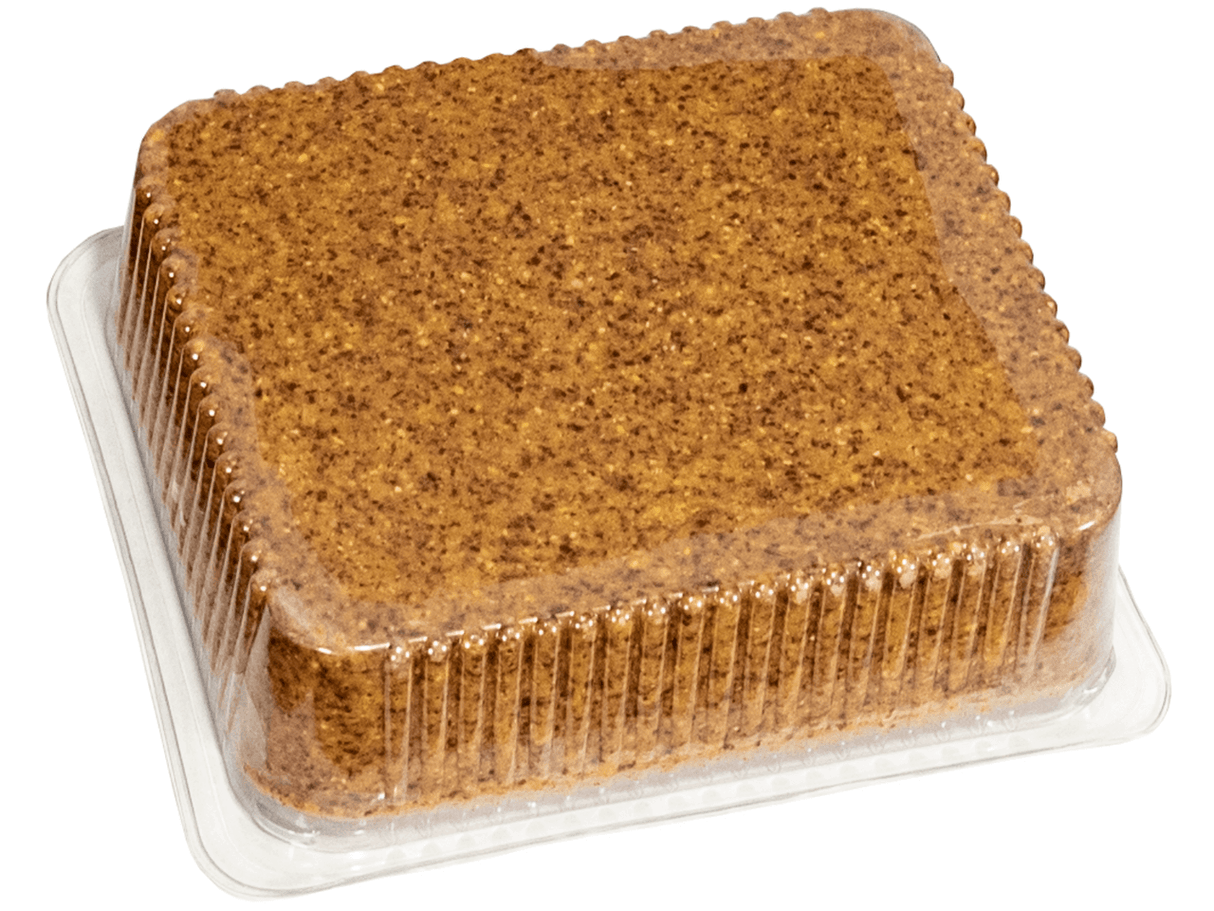 Pine Tree 1441 Hot Pepper Suet Cake in clear packaging, ideal for attracting birds while deterring squirrels.